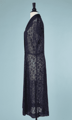 B2339-Robe-1940-en-coton-marine-et-dentelle-01