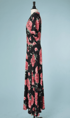 B2356-Robe-1940-en-rayonne-noir-imprimé-de-fleurs-roses-01