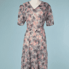 B2358-Robe-1940-en-voile-de-coton-gris-feuillages-gris-et-rose-T88cm-01