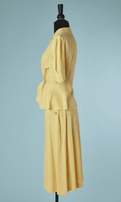 B2360-Tailleur-1940-en-coton-jaune-01