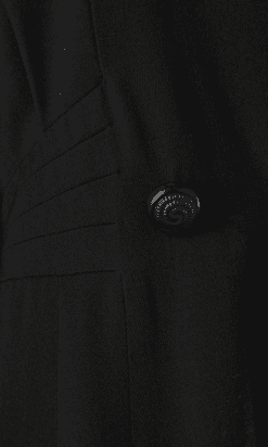 B2370-Manteau-lainage-noir-1930-avec-cape-brodée-noire-T36-38-01