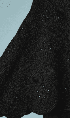 B2370-Manteau-lainage-noir-1930-avec-cape-brodée-noire-T36-38-01