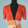 B2393-Chemisier-1940-en-jersey-orange-bas-tréssé-eige-orange-T34-01