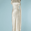 B2536-Robe-de-mariée-1930-en-satin-fleurs-tissu-encolure-T38-01