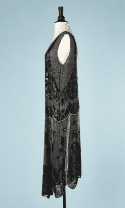 B2550-Robe-1925-en-voile-de-coton-noir-brodée-de-perles-et-paillettes-T44-01