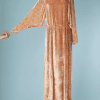 B2555-Robe-longue-du-soir-1940-en-velours-de-soie-rose-fleurs-écrues-traîne-T40-02
