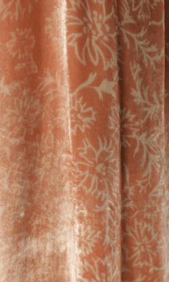 B2555-Robe-longue-du-soir-1940-en-velours-de-soie-rose-fleurs-écrues-traîne-T40-02