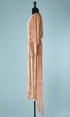 B2555-Robe-longue-du-soir-1940-en-velours-de-soie-rose-fleurs-écrues-traîne-T40-02