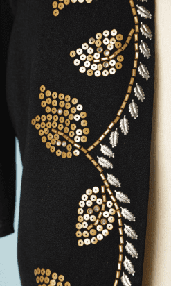 B2568-Veste-en-crêpe-noir-1930-brodé-de-métal-or-et-argent-T38-01