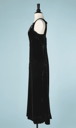 B2613-Tailleur-robe-et-veste-en-velour-noir-brodé-de-paillettes-couleurs-T3840-01