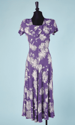 B2662-Robe-longue-1930-en-rayonne-mauve-imprimé-blanc-T3234-01
