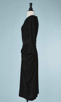 B2680-Robe-du-soir-1940-en-crêpe-non-clous-argent-et-strass-T38-01