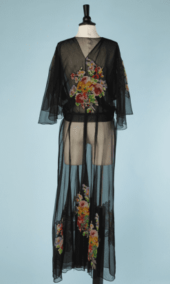 B2686-Robe-longue-1930-en-mousseline-noire-fleurs-multicolores-appliquée-veste-T40-01