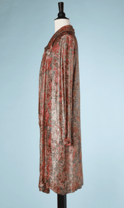B0786-Manteau-1930-en-soie-broché-multicolore-et-lamé-or-01