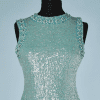 B1025-Pull-sans-manches-1960-en-lainage-bleu-ciel-brodé-de-paillettes-et-perles-t40-01