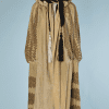 B1252-Cape-double-face-1920-en-velours-beige-imprimé-or-et-velours-noir-01