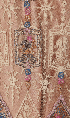 B1500-Robe-du-soir-1925-en-tulle-ivoire-brodé-et-broderies-perlées-t38-40-01