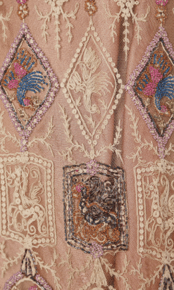 B1500-Robe-du-soir-1925-en-tulle-ivoire-brodé-et-broderies-perlées-t38-40-01