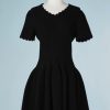 B1770-Robe-en-maille-noire-et-marine-fleurs-laine-viscose-Alaïa-T40-01