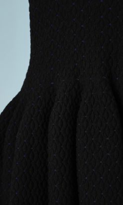 B1770-Robe-en-maille-noire-et-marine-fleurs-laine-viscose-Alaïa-T40-01