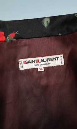 B1805-Veste-en-satin-noir-fleurs-rouges-Saint-Laurent-rive-gauche-T36-01