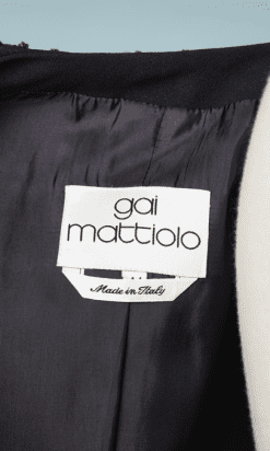 B2128-Veste-Gai-Mattiolo-marine-cousue-de-perles-et-paillettes-et-strass-t42-01