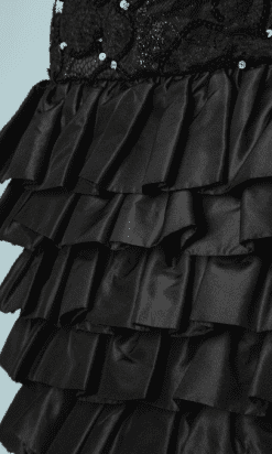 B2133-Robe-bustier-du-soir-en-dentelle-noire-pailletée-multi-volants-Christian-Dior-t38-01