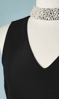B2195-Robe-longue-Karl-Lagerfeld-collier-en-perles-et-strass-t36-01