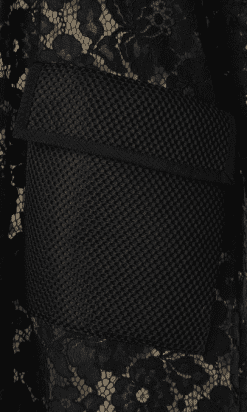 B2226-Manteau-en-dentelle-noire-Carolina-Herrera-T38-01