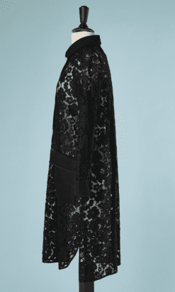 B2226-Manteau-en-dentelle-noire-Carolina-Herrera-T38-01