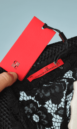 B2226-Manteau-en-dentelle-noire-Carolina-Herrera-T38-01