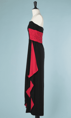 B2250-Robe-bustier-en-crêpe-de-soie-noir-plastron-plissé-rouge-Valentino-T36-01