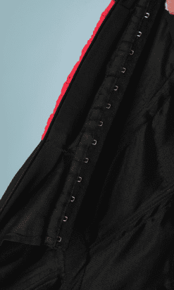 B2250-Robe-bustier-en-crêpe-de-soie-noir-plastron-plissé-rouge-Valentino-T36-01