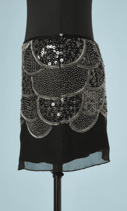 B2272-Mini-jupe-en-mousseline-noire-brodée-de-perles-et-paillettes-bronze-T36-01