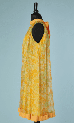 B2293-Robe-1960-en-voile-de-nylon-orange-vert-plissé-soleil-T42-01