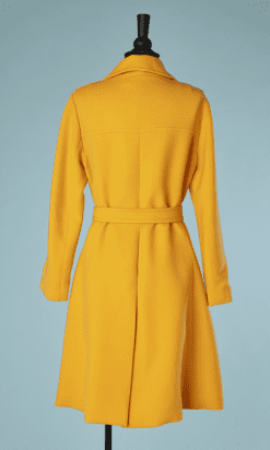 B2396-Manteau-1970-en-lainage-jaune-surpiqures-T42-01