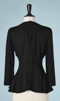 B2446-Tunique-1940-en-crêpe-noire-incrutée-de-tulle-et-noeud-en-paillettes-t38-01