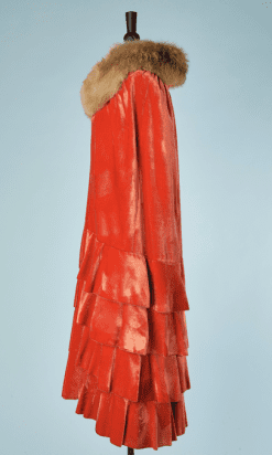 B2461-Cape-1930-en-velours-de-soie-orange-4-volants-col-en-fourrure-T36-38-01