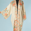 B2466-Kimono-1930-en-soie-ivoire-imprimé-asiatique-fleurs-TU-01