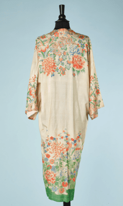 B2466-Kimono-1930-en-soie-ivoire-imprimé-asiatique-fleurs-TU-01