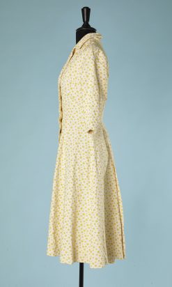 B2741-Robe-manteau-en-reps-blanc-à-pois-jaune-1950-T36-01