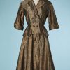 B2934-Tailleur-1947-New-look-en-soie-marron-glaçé-brodée-de-fleurs-noirs-T34-36-01