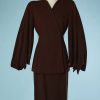 B2940-Tailleur-1940-en-crêpe-marron-manches-plissé-Lilli-Ann-T38-01