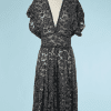 B2994-Robe-1950-en-tulle-marine-brodé-noir-et-blanc-T42-01