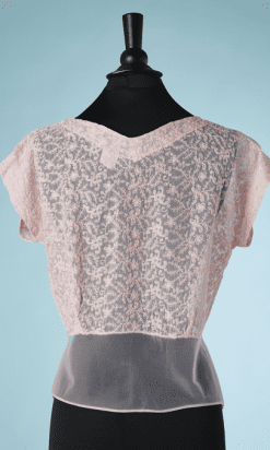 B3030-Chemisier-1950-en-nylon-rose-brodée-de-fils-rose-T40-01