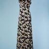 B3451-Robe-longue-en-satin-noir-imprime-de-noeuds-ivoire-Valentino-t40-001