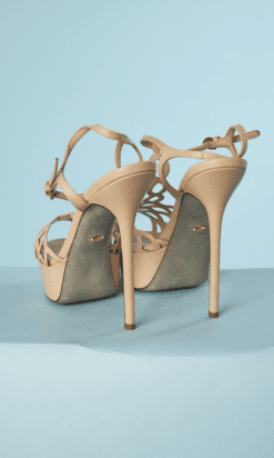 B5128-Paire-descarpin-hauts-talons-en-cuir-rose-decoupes-ecailles-Sergio-Rossi-T385-02