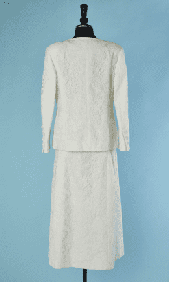 B3217-Tailleur-jupe-de-mariage-blanc-Chanel-01