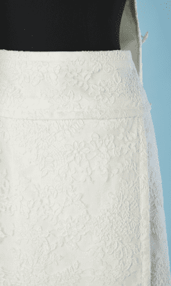 B3217-Tailleur-jupe-de-mariage-blanc-Chanel-01