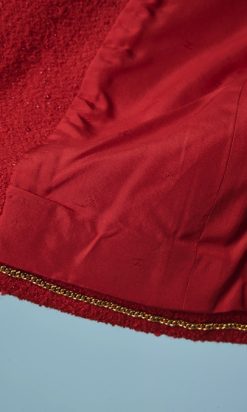 B3252-Veste-Chanel-en-tweed-rouge-fils-lurex-et-paillettes-t42-001